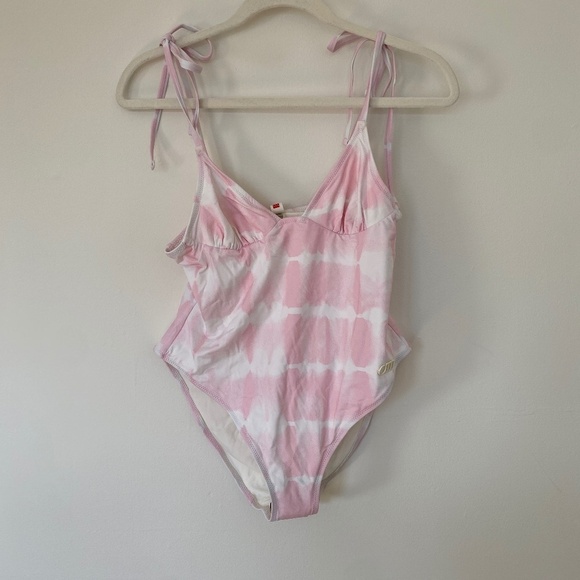 NWT‎ Solid & Striped The Olympia Swimsuit Women's L ink and White Tie Dye - Picture 1 of 6